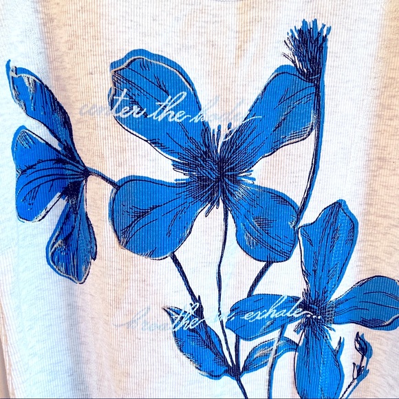 Price⬇️ Floral Racerback Tank - Picture 2 of 3